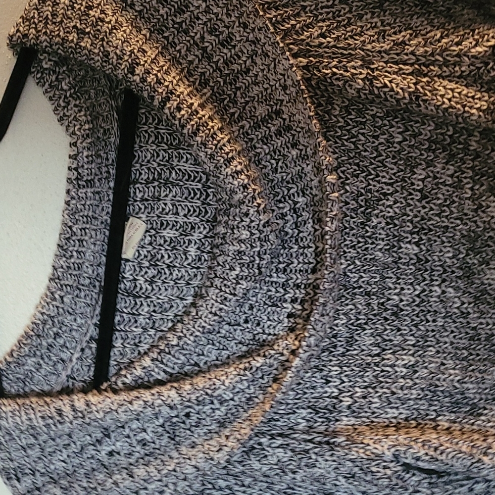 Sweater - Picture 2 of 2